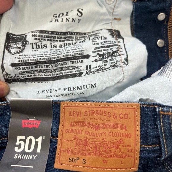 Levi’s 501 Jeans - Picture 6 of 10